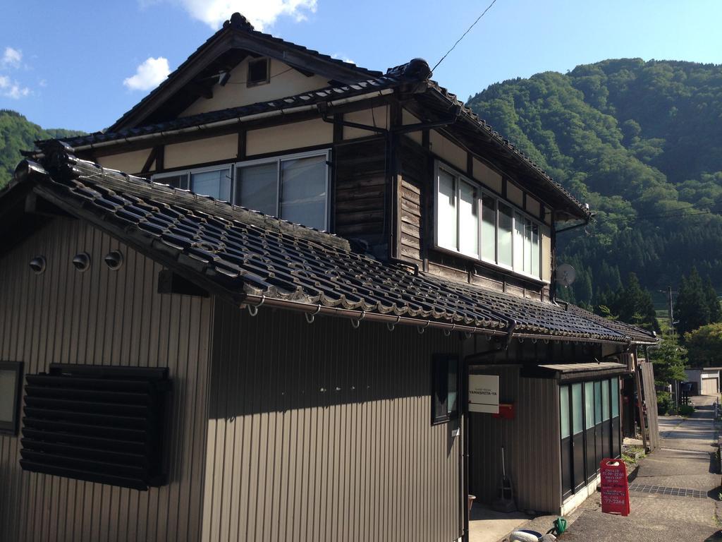 Guest House Yamashita-Ya Nanto Exterior photo